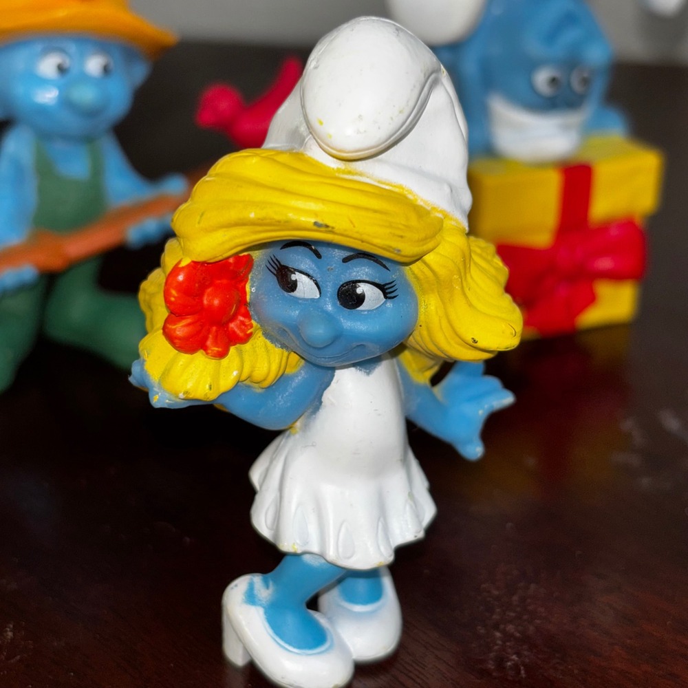 Vintage Smurfs PVC Figures Lot of 7 Smurfette Hefty Greedy Jokey Toy Collectible - Picture 2 of 13